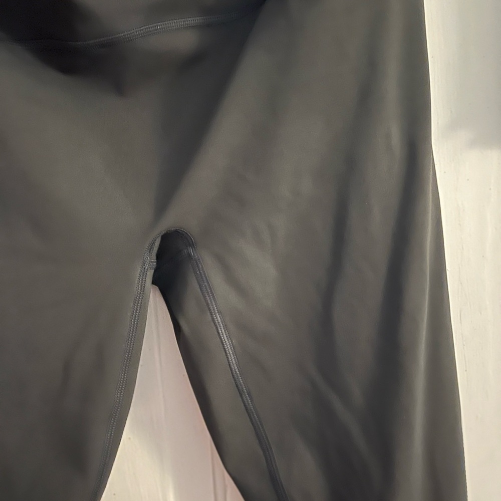 SPANX Booty Boost Leggings - Essex Green - Picture 9 of 9